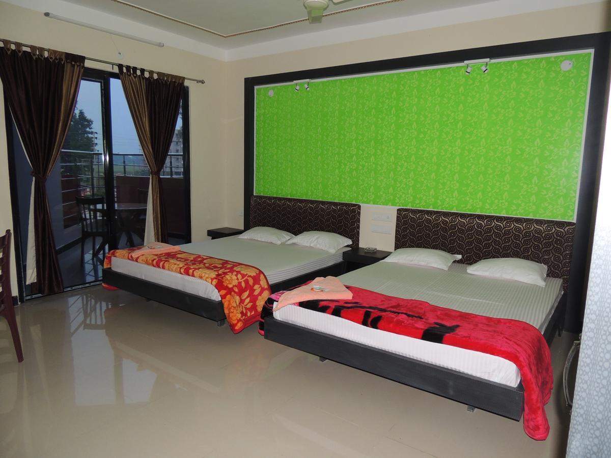 Swagatam International Hotell Tarapith Exteriör bild