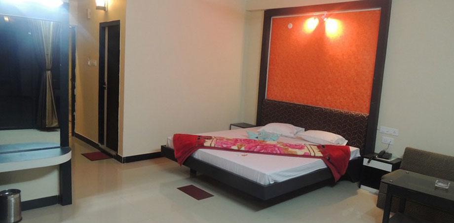 Swagatam International Hotell Tarapith Exteriör bild