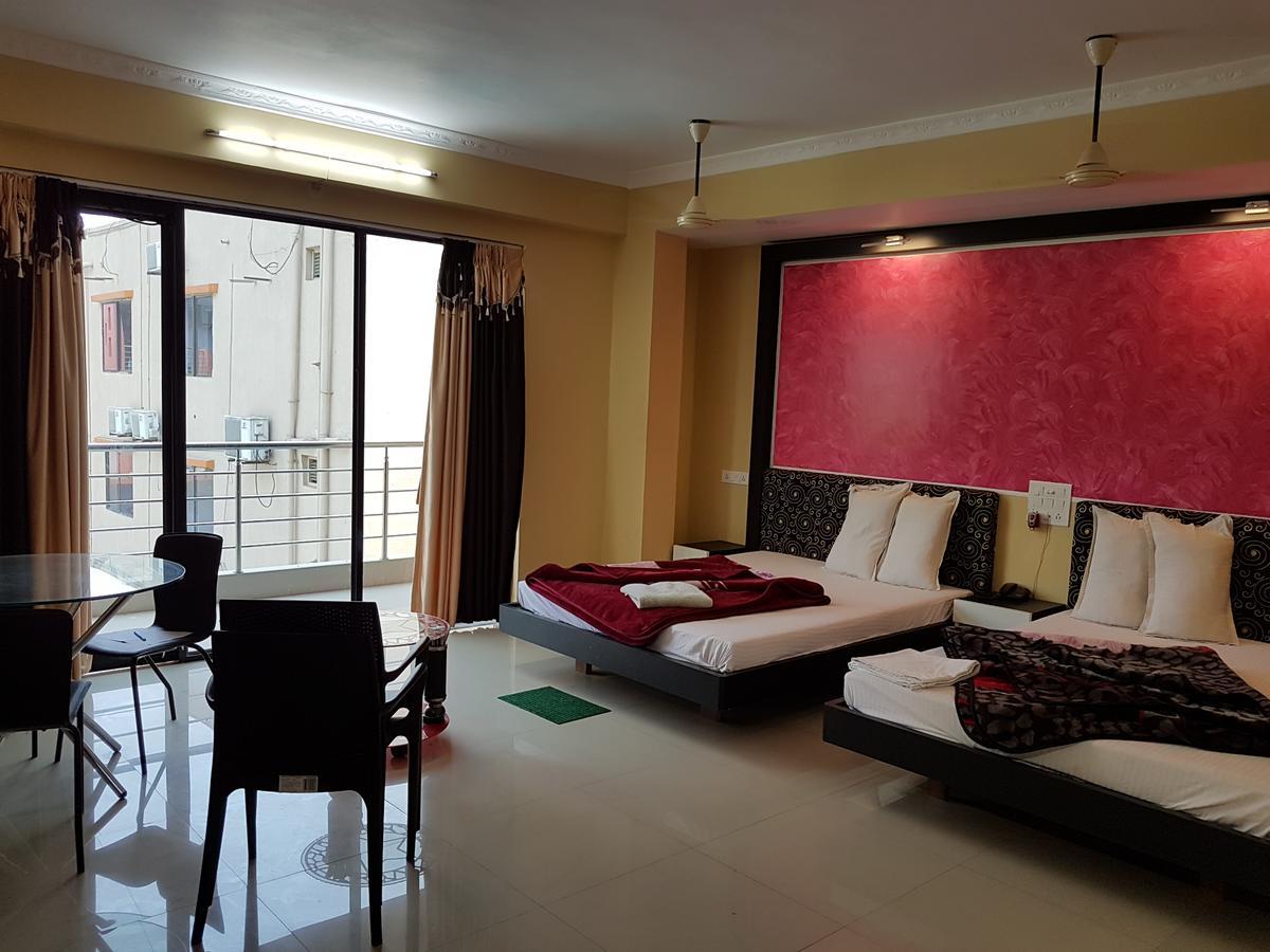 Swagatam International Hotell Tarapith Exteriör bild