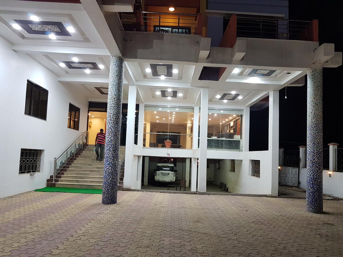 Swagatam International Hotell Tarapith Exteriör bild