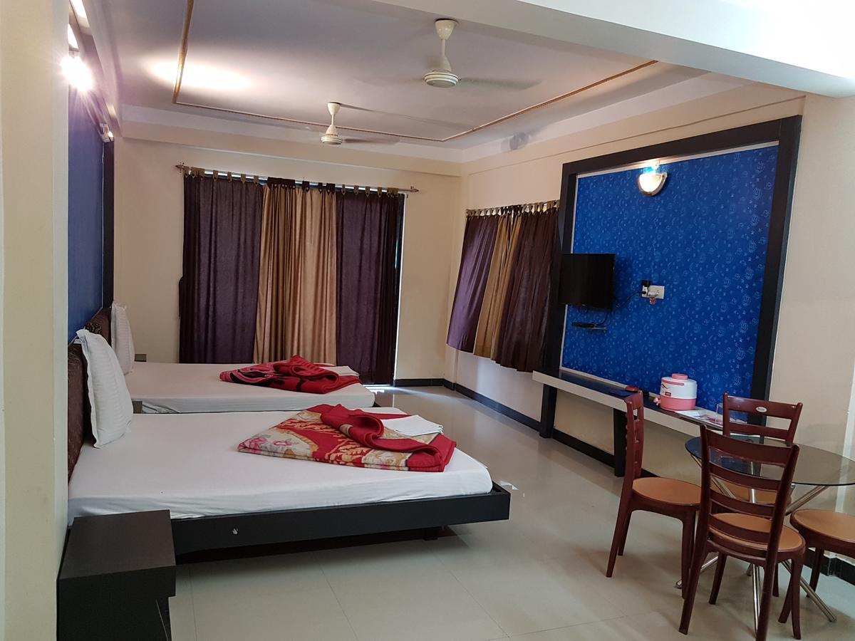 Swagatam International Hotell Tarapith Exteriör bild