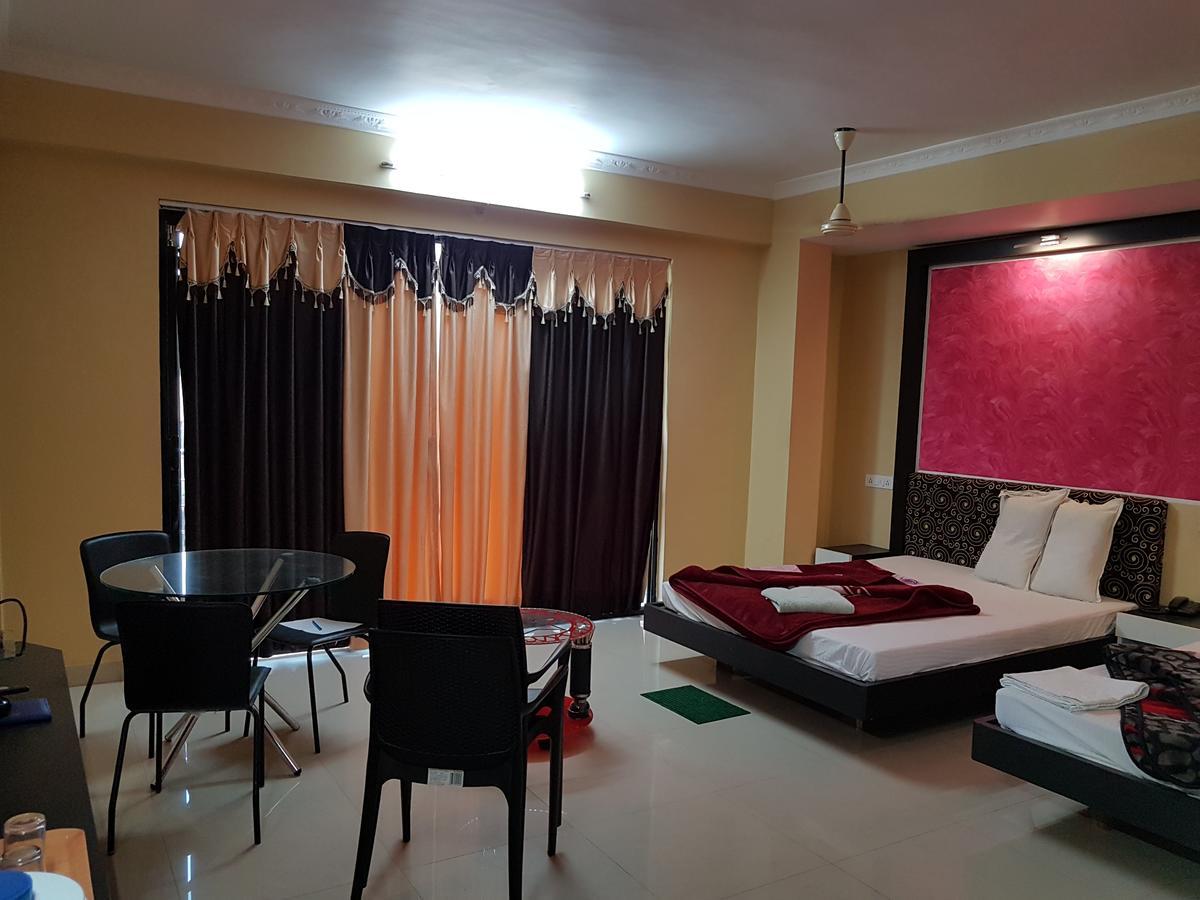 Swagatam International Hotell Tarapith Exteriör bild