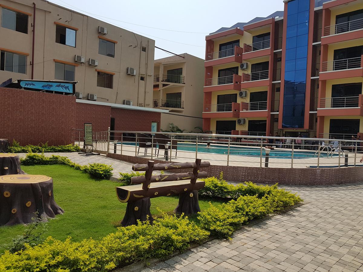 Swagatam International Hotell Tarapith Exteriör bild