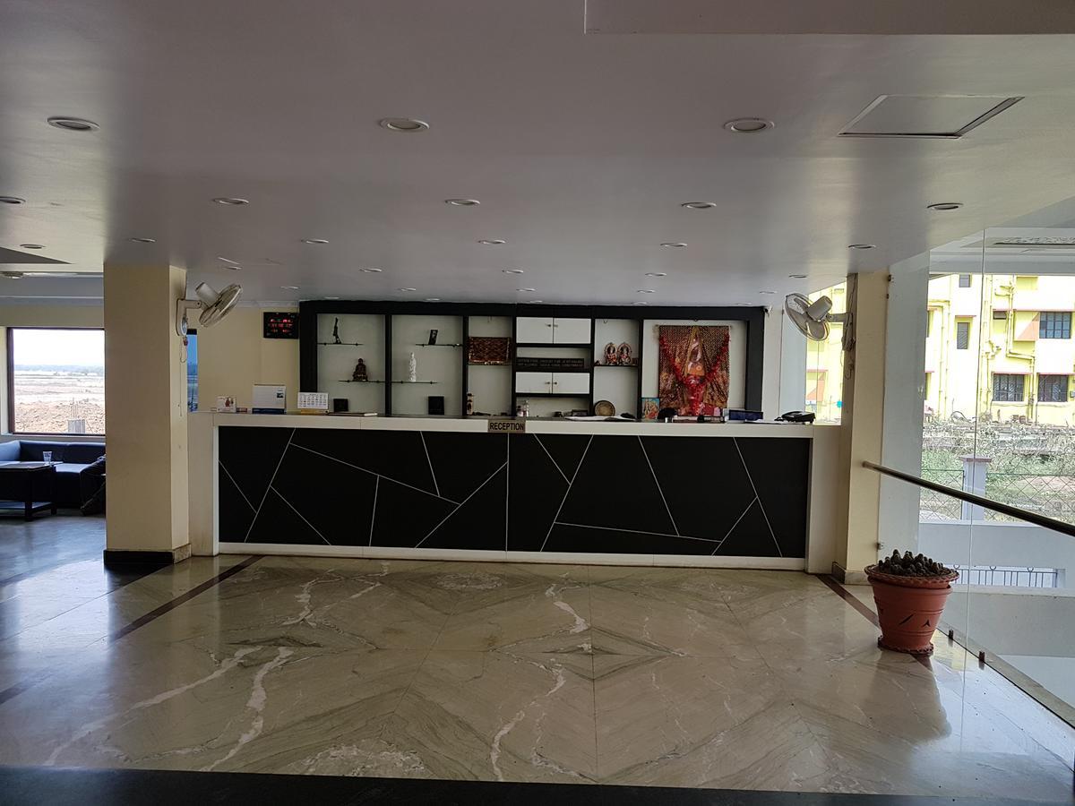 Swagatam International Hotell Tarapith Exteriör bild