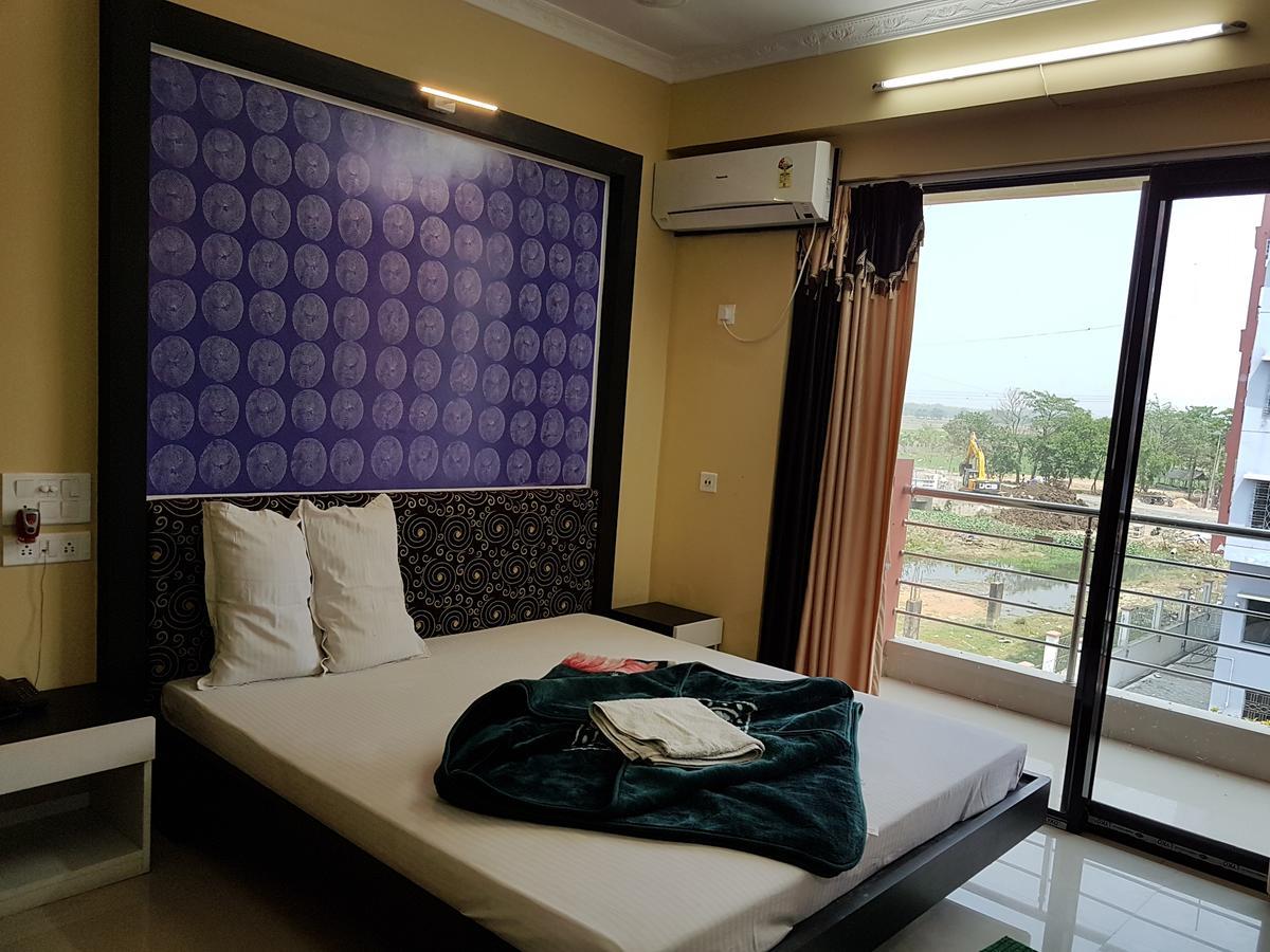 Swagatam International Hotell Tarapith Exteriör bild