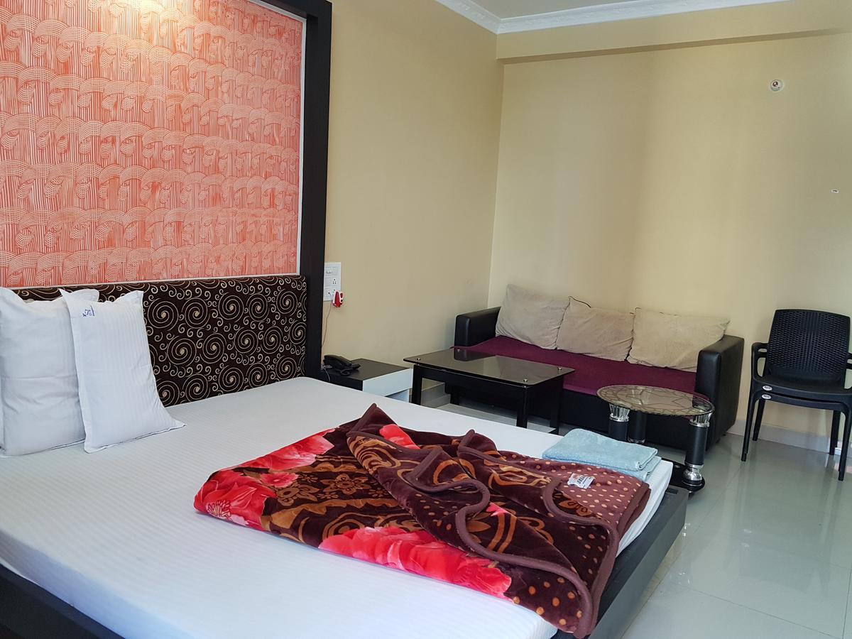Swagatam International Hotell Tarapith Exteriör bild