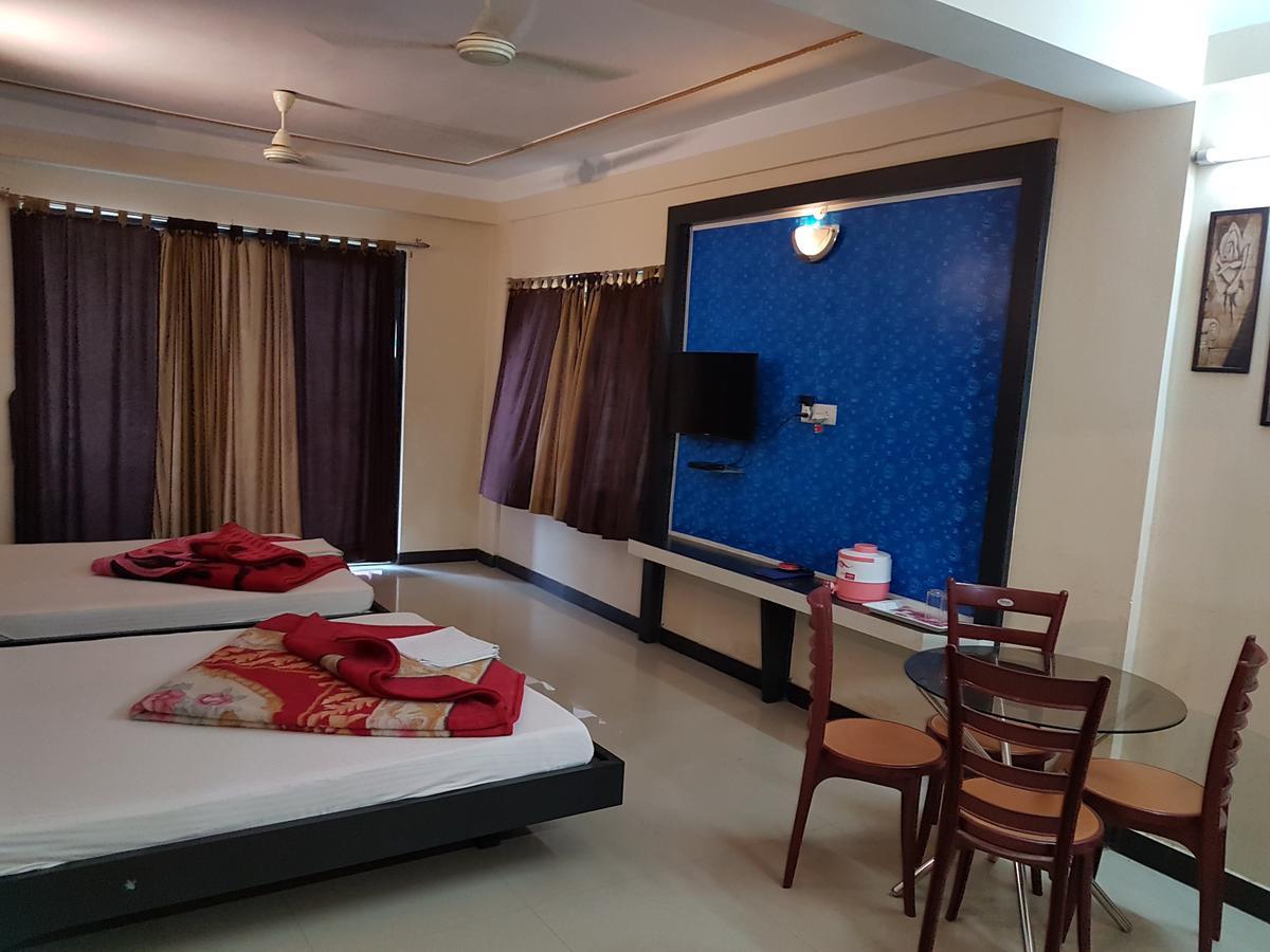 Swagatam International Hotell Tarapith Exteriör bild