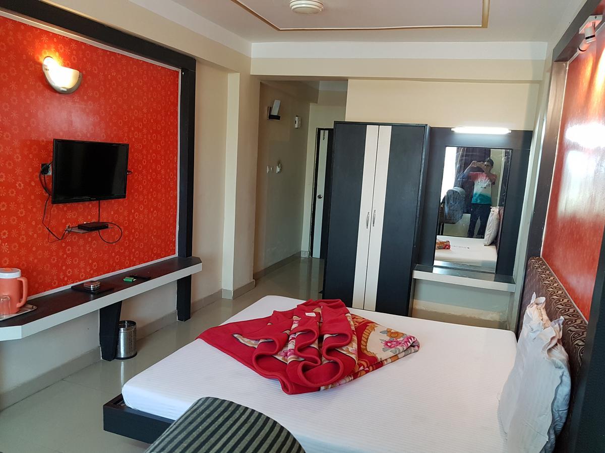 Swagatam International Hotell Tarapith Exteriör bild