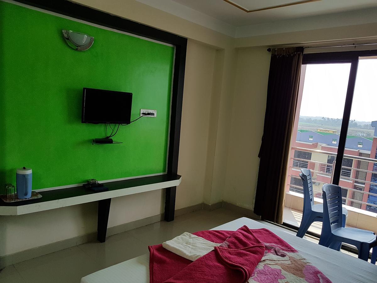 Swagatam International Hotell Tarapith Exteriör bild
