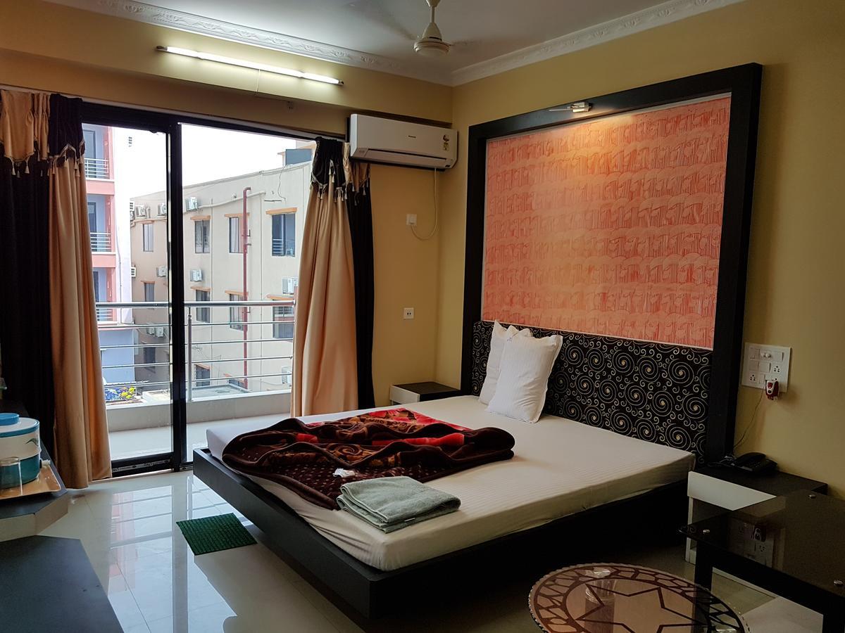 Swagatam International Hotell Tarapith Exteriör bild