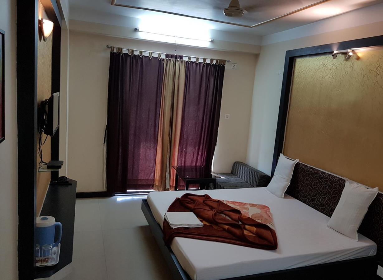 Swagatam International Hotell Tarapith Exteriör bild